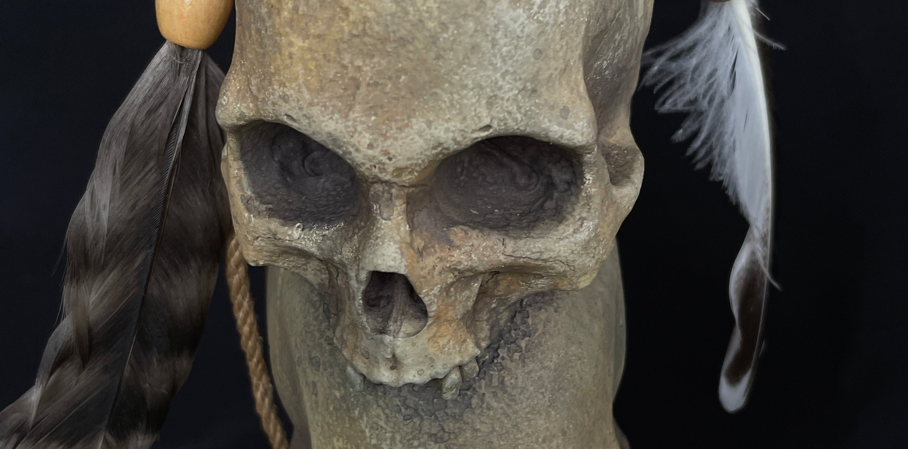 Headhunter Trophy Stacked Skulls Replica 1/2 Scale